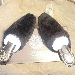 Vince Camuto Black and White Women's Slippers
